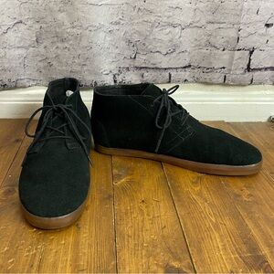 Reef Mens size 13 black suede corsac fox CC chukka boots